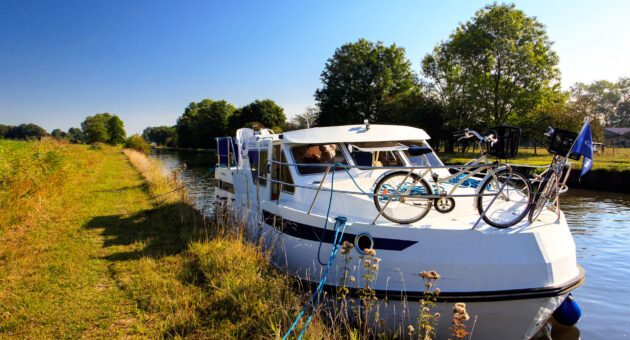 Quel bateau sans permis choisir pour votre croisière fluviale&nbsp;?