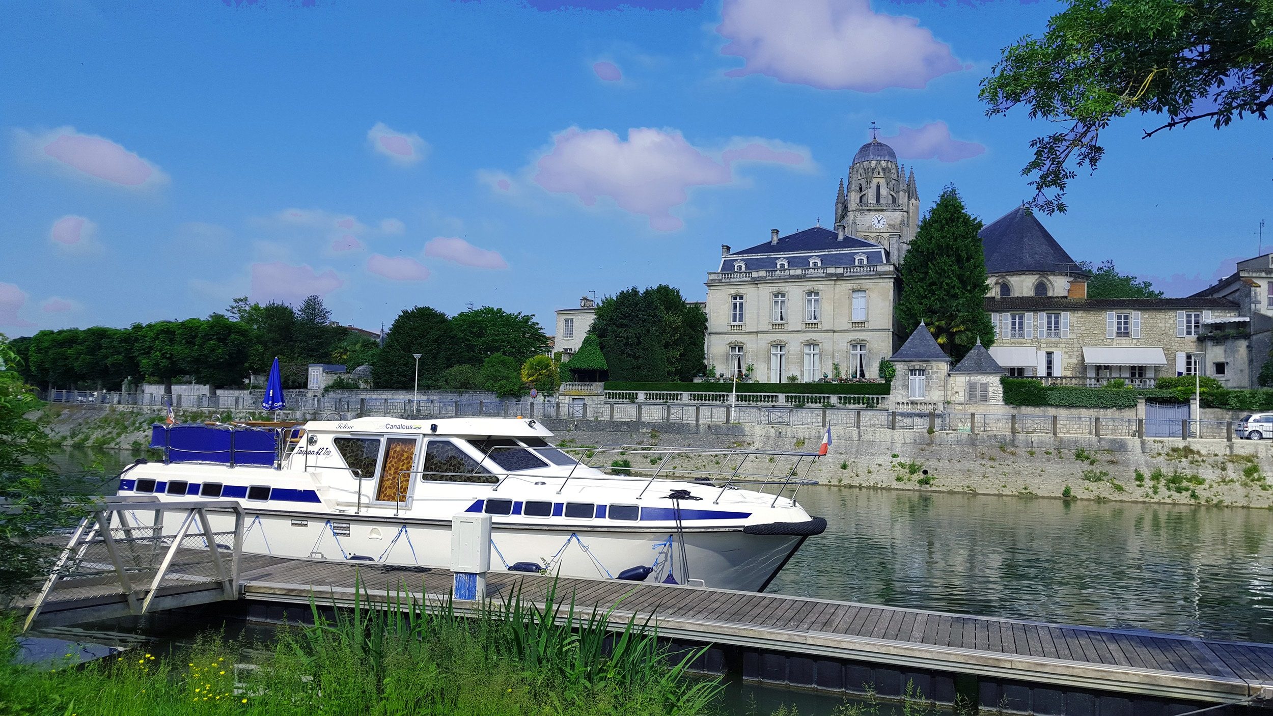 Que faire en une mini semaine en péniche sans permis sur la Charente&nbsp;?
