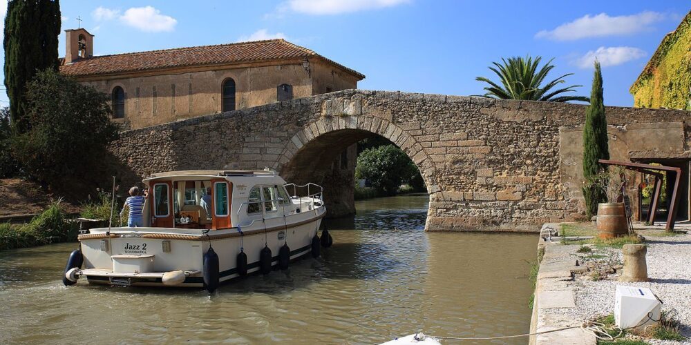 Le pont de pierre du Somail