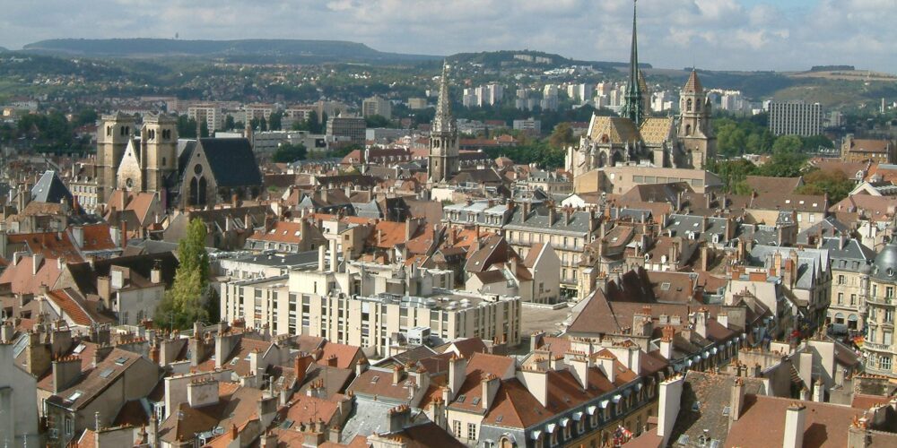 Dijon, capitale des ducs de Bourgogne, vue aérienne