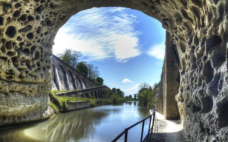 Le tunnel-canal de Malpas creusé sous la colline d'Ensérune