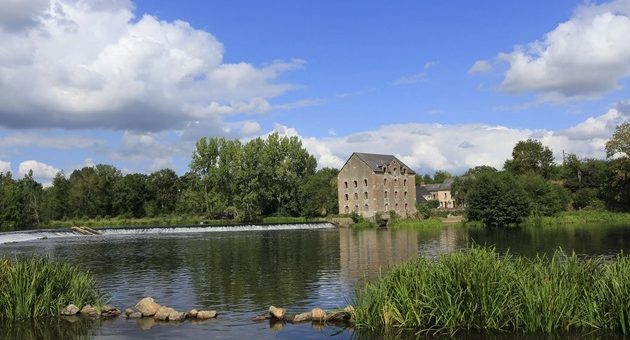 Nombreux chemins de halage et écluses fleuries